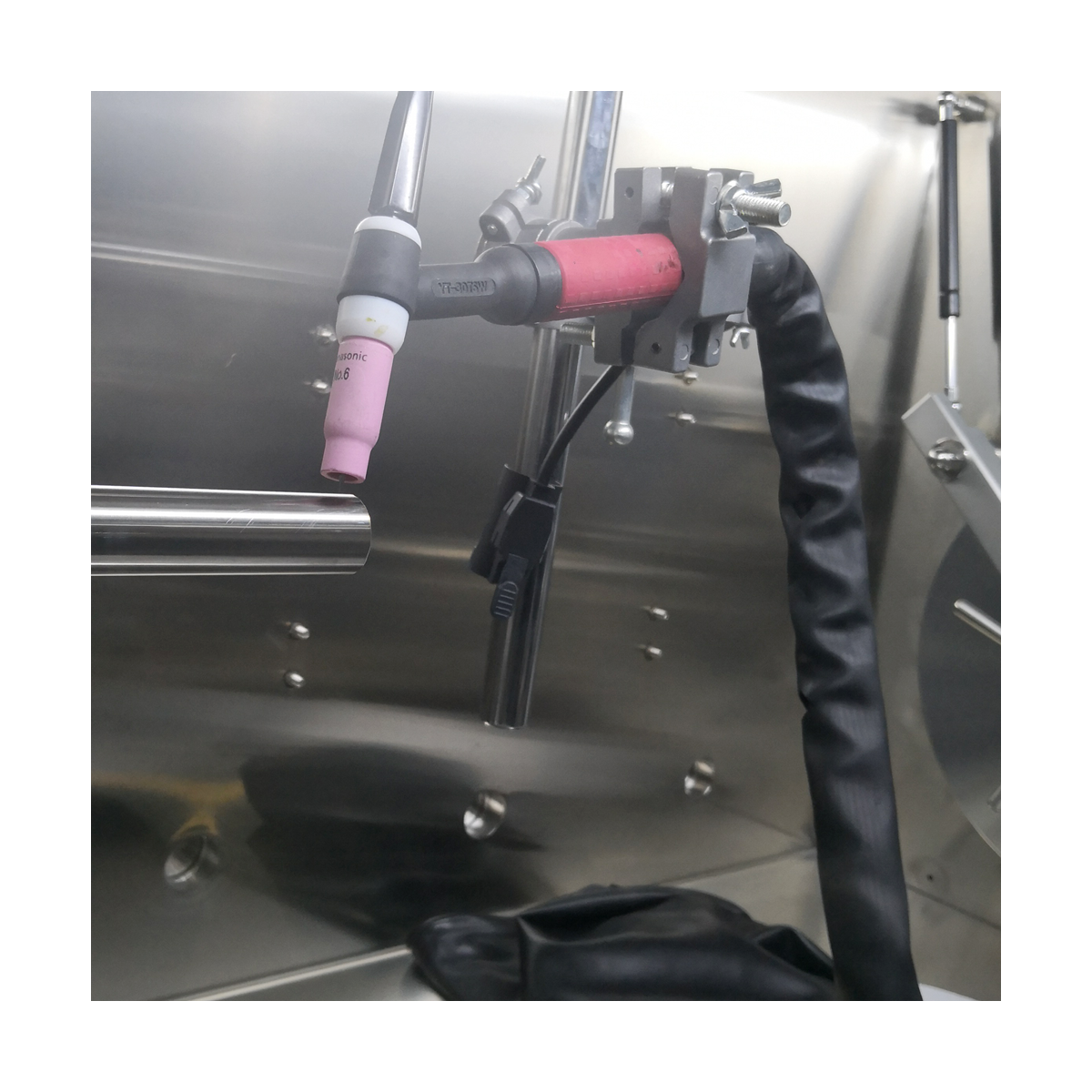 TIG Welding & Resistance Welding Glovebox Systems - Image 2